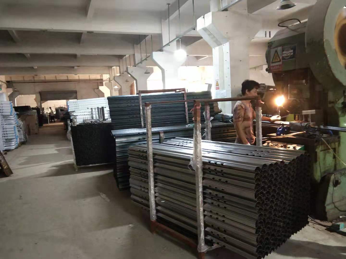 上下鋪鐵床生產廠家靠譜嗎？