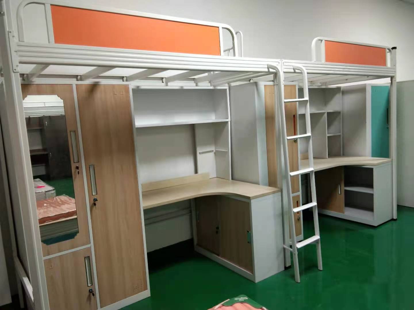 給孩子睡雙層鐵床時，需要考慮哪些事？